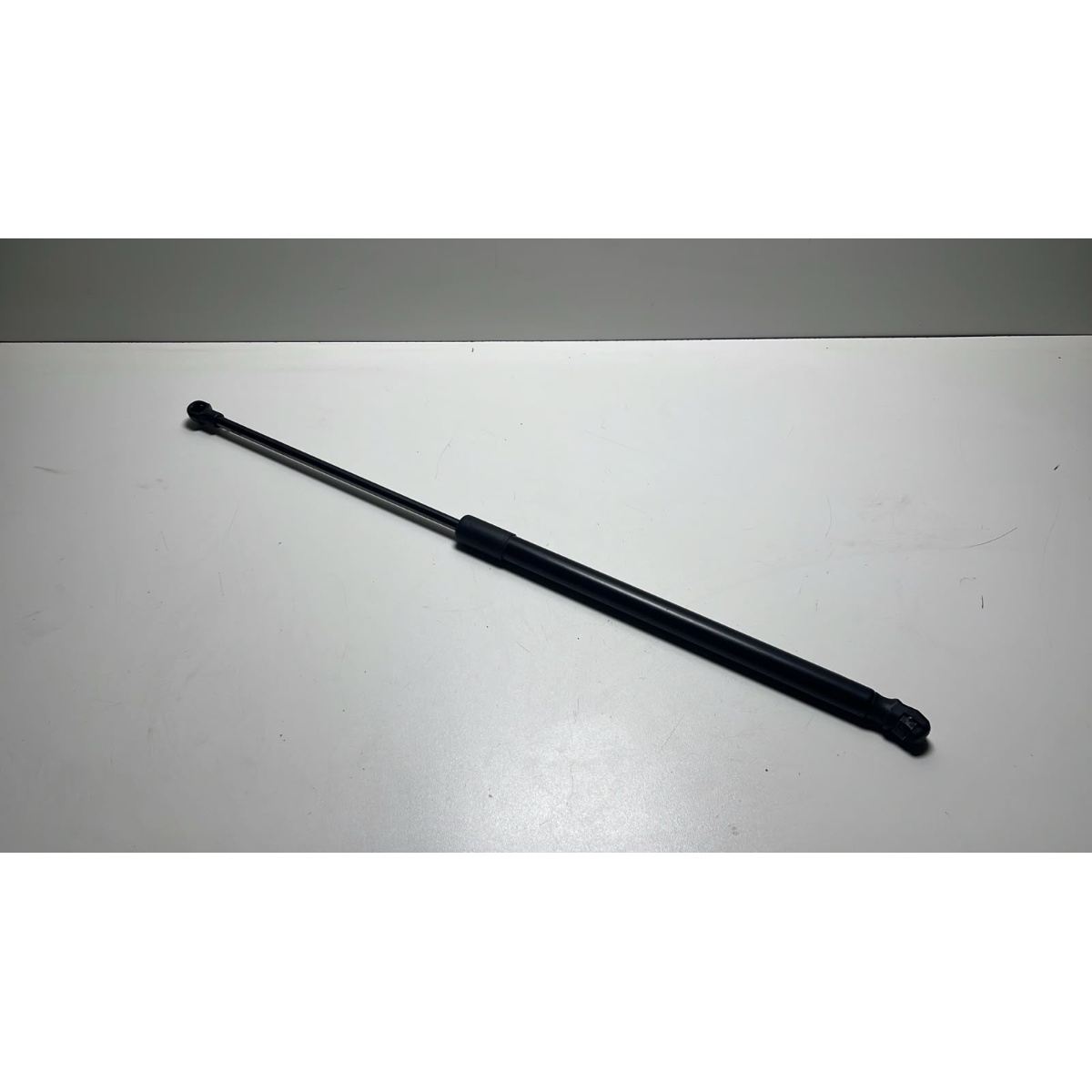 Amortecedor Tampa Tras Jetta Variant 2011 a 2013 1k9827550a