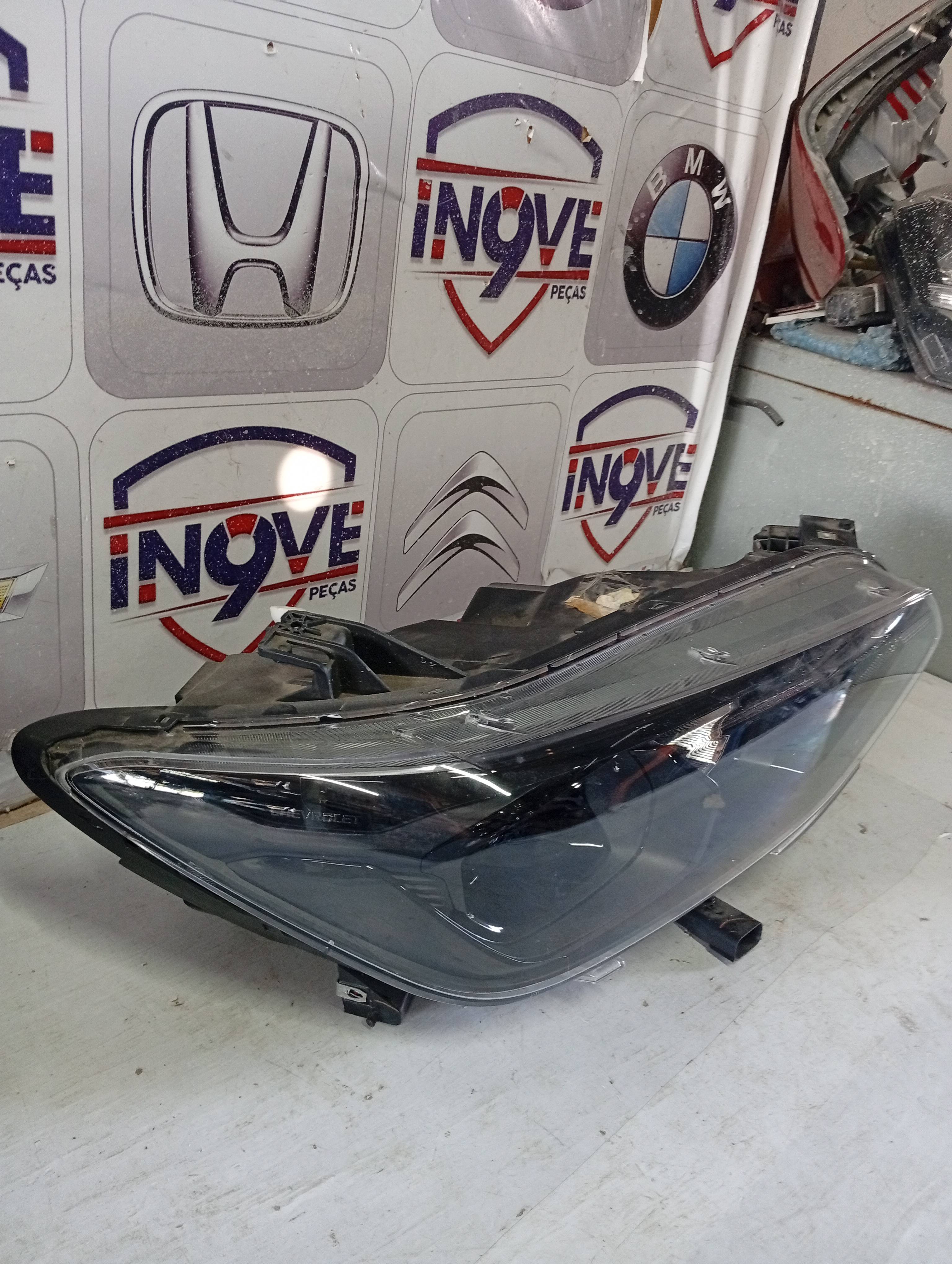 Farol Dianteiro Esquerdo Chevrolet Tracker 2022-2023 - Imagem 2