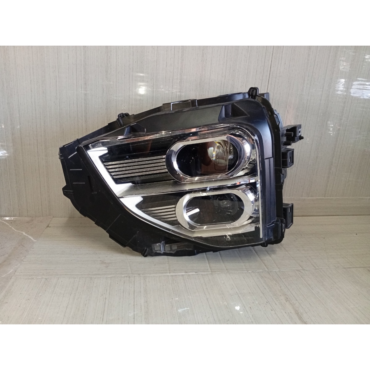 Farol Mitsubishi Eclipse Cross 2024 Inferior Com Avaria