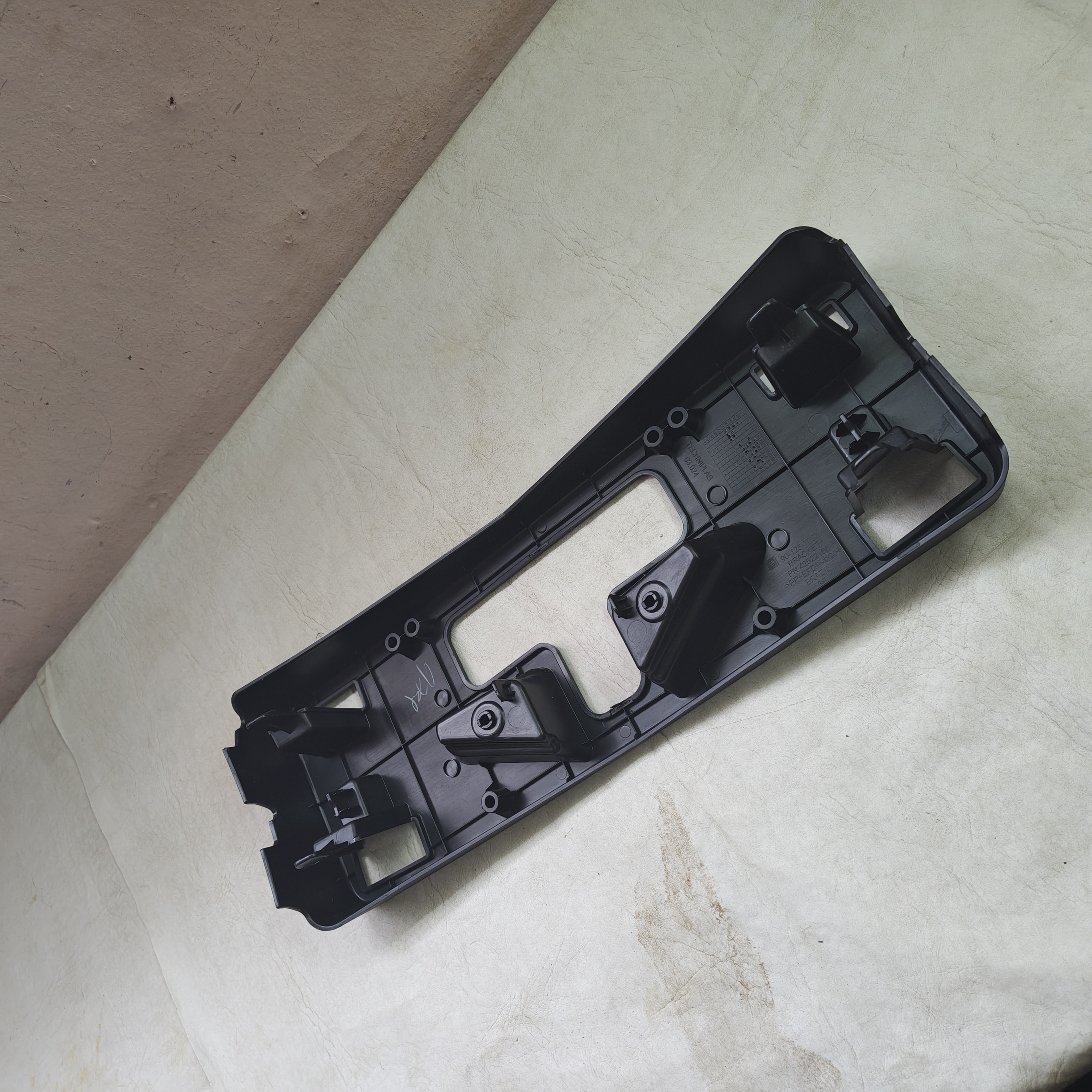 Suporte Placa Dianteira Cruze 2020 A 2023 Preto - Imagem 8