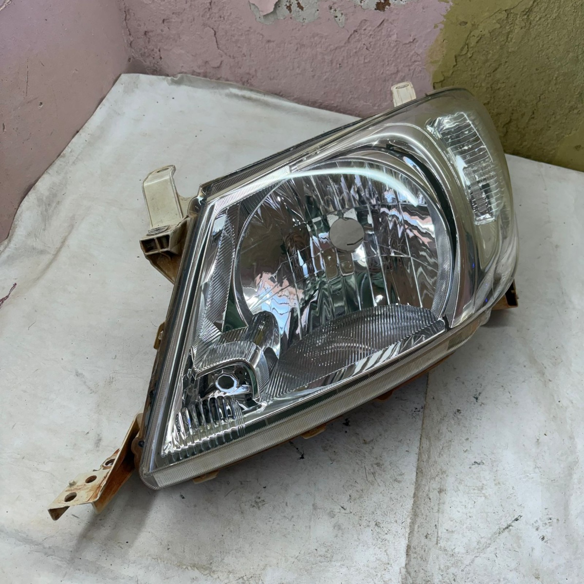 Farol Esquerdo Toyota Hilux 2006 2007 2008 2009 2010 2011 - Imagem 3