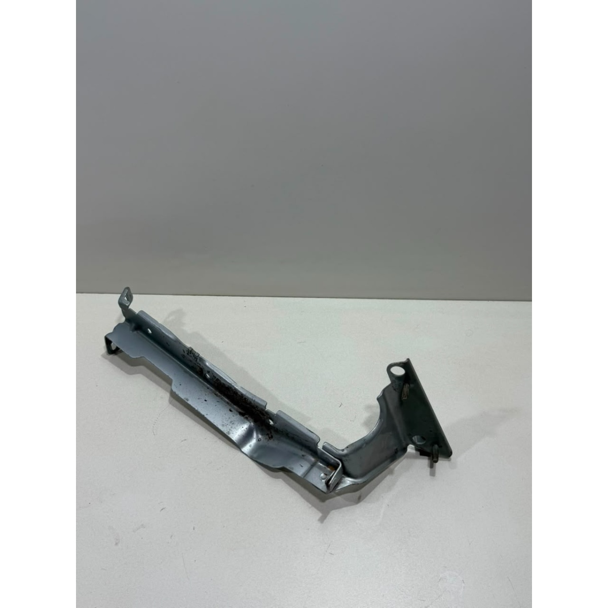 Guia Suporte Paralama Audi A4 2010 Dianteiro Esquerdo Orig