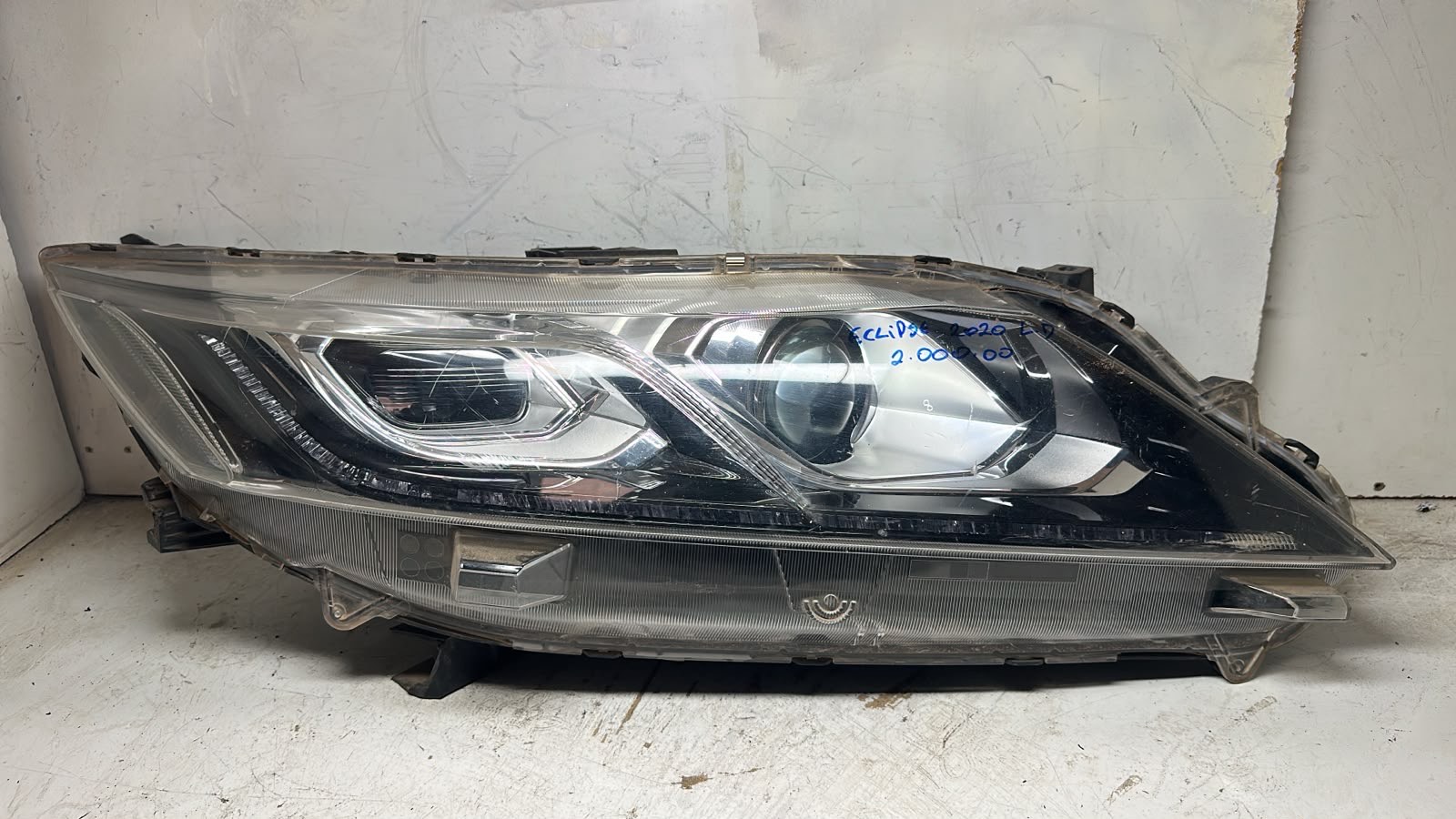 Farol Eclipse 2020 Lado Direito