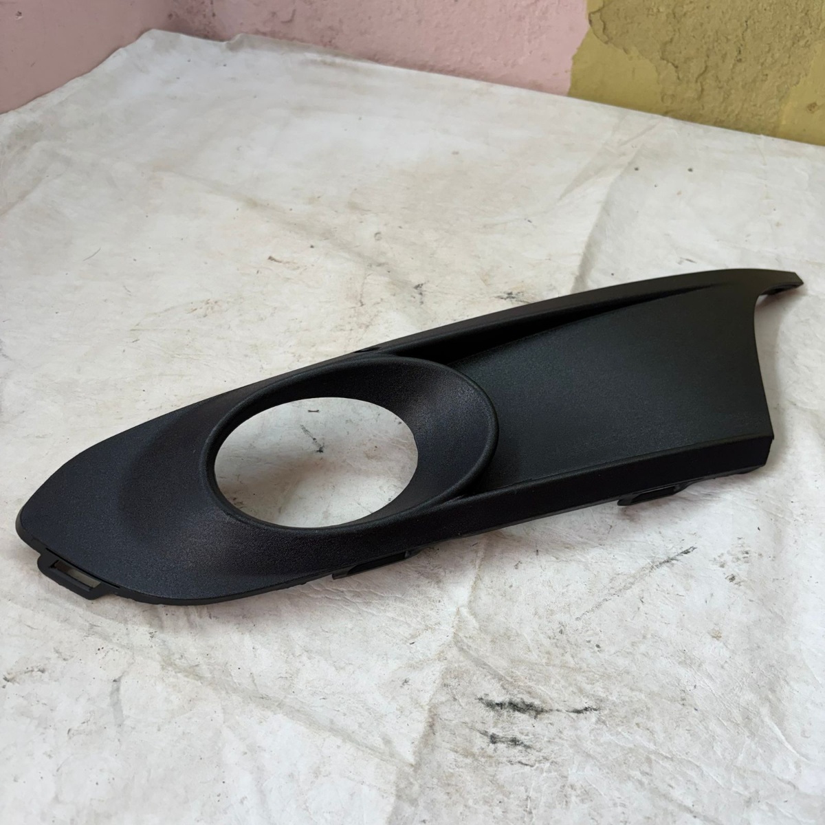 Moldura Farol De Milha Dianteiro Esquerdo Jetta Preto Esquerdo - Imagem 4
