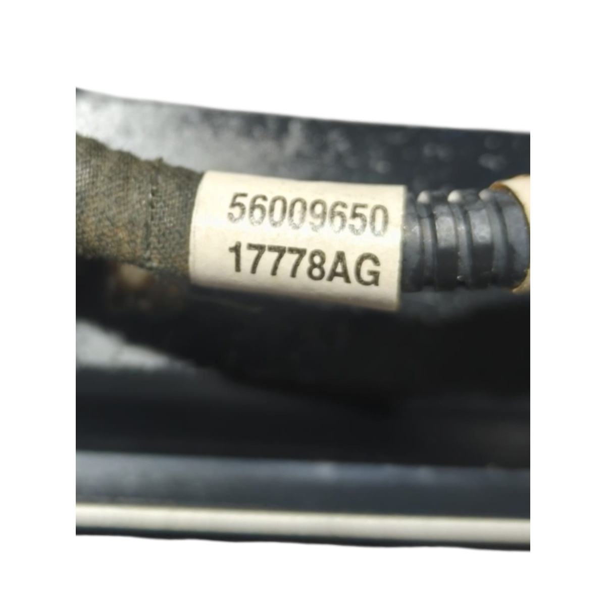 Moldura Luz Placa Traseira Jeep Cherokee 1997/1999 56009650 - Imagem 6