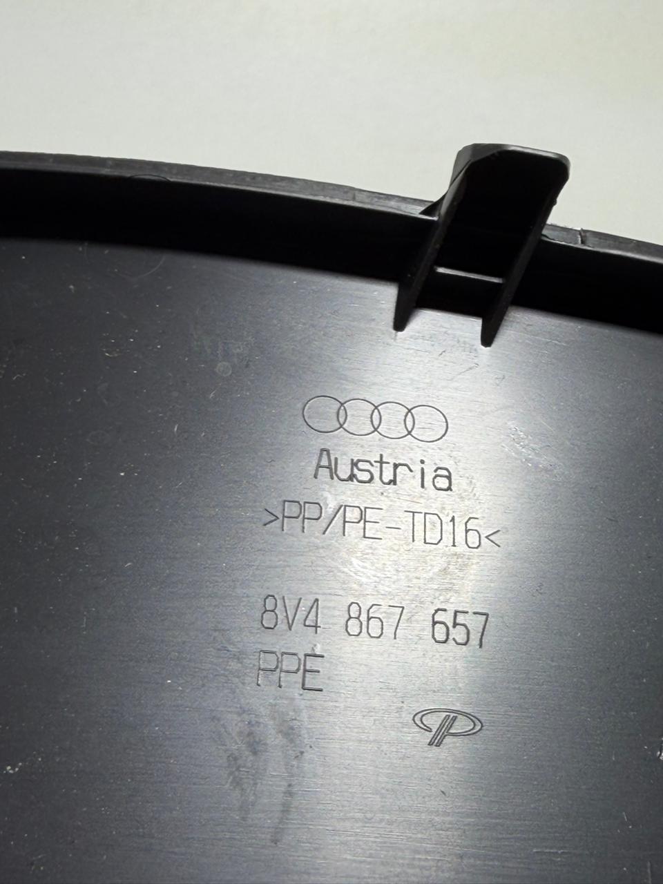 Acabamento Esquerdo Porta Malas Audi A3 8V4867657 - Imagem 6