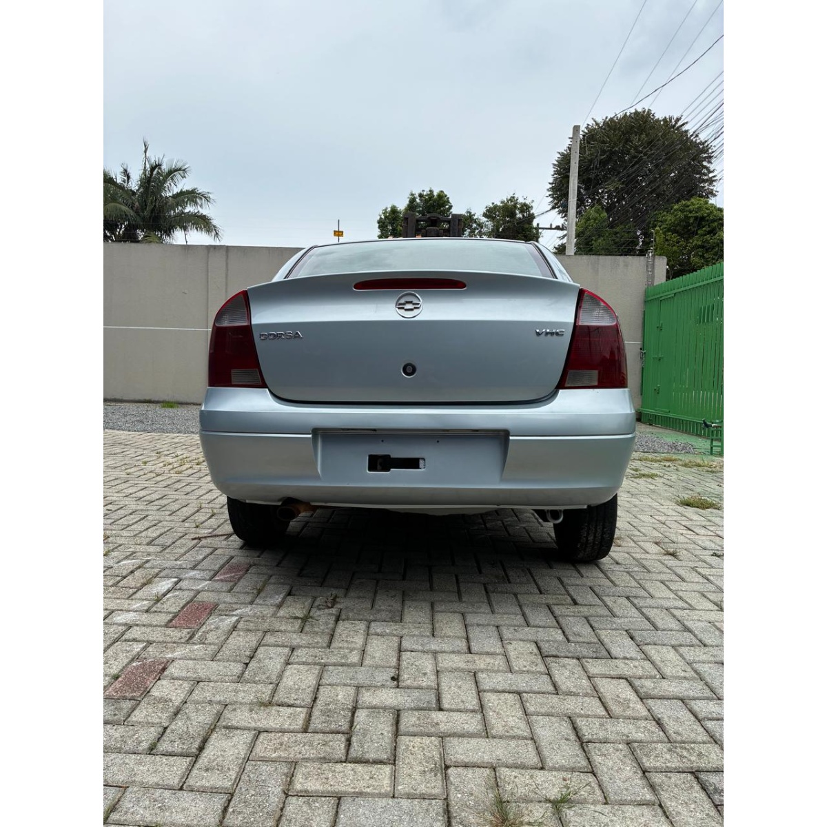 Parachoque Traseiro Chevrolet Corsa Sedan - Imagem 1