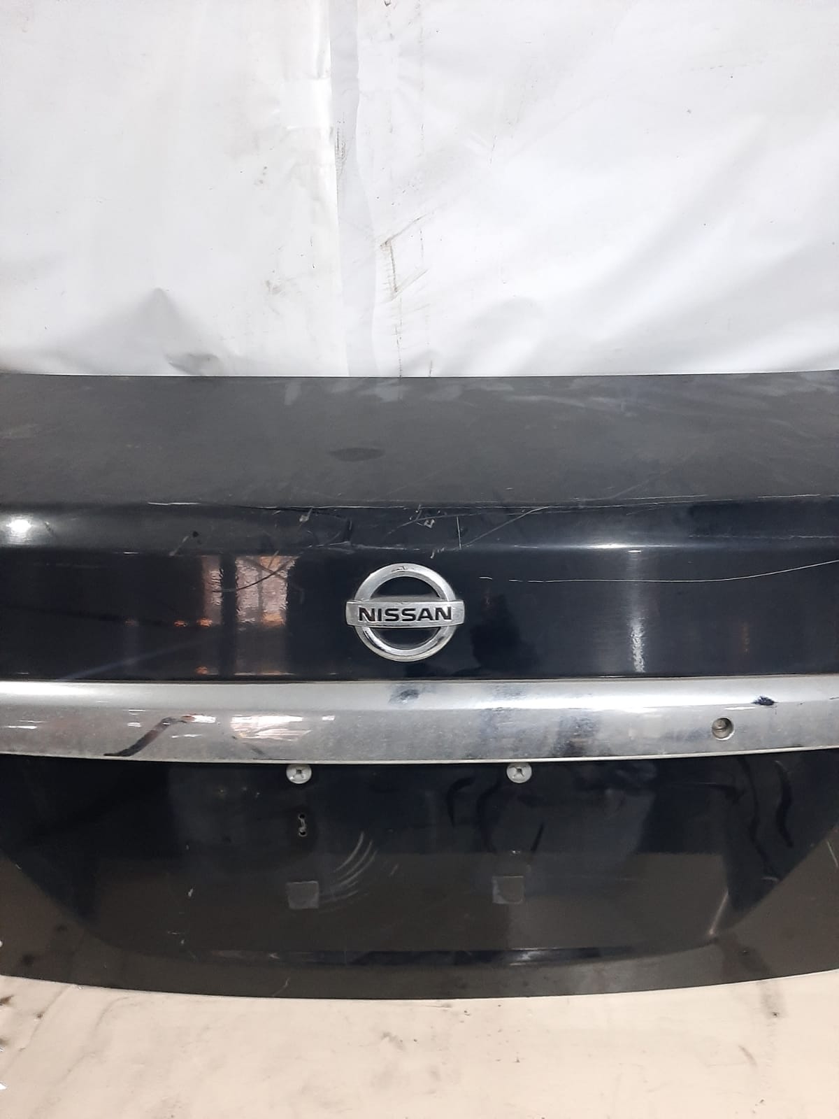 TAMPA TRASEIRA TIIDA SEDAN (PRETA) - Imagem 3