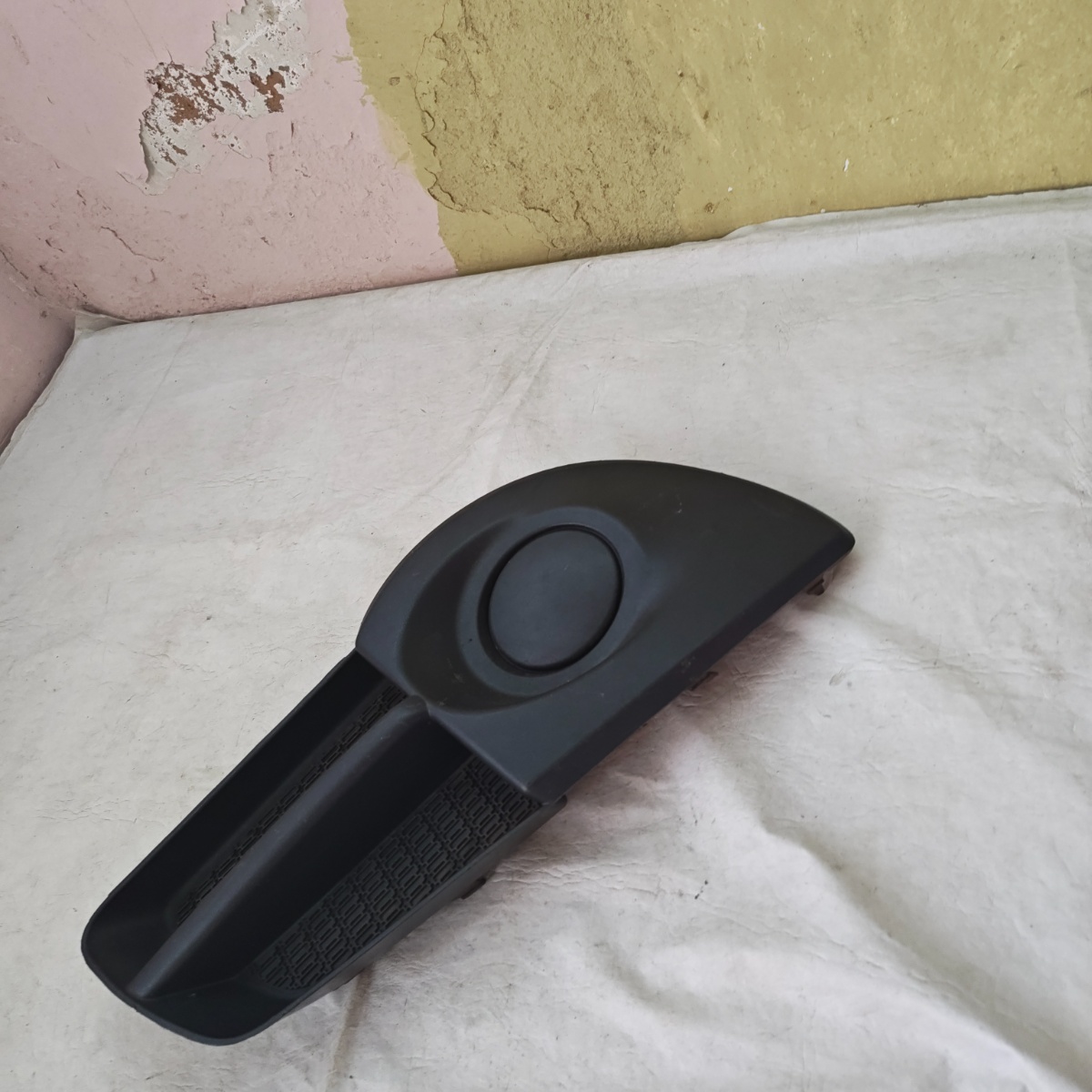 Grade Farol Milha Direito Montana 2015 A 2018 Original Direito - Imagem 4