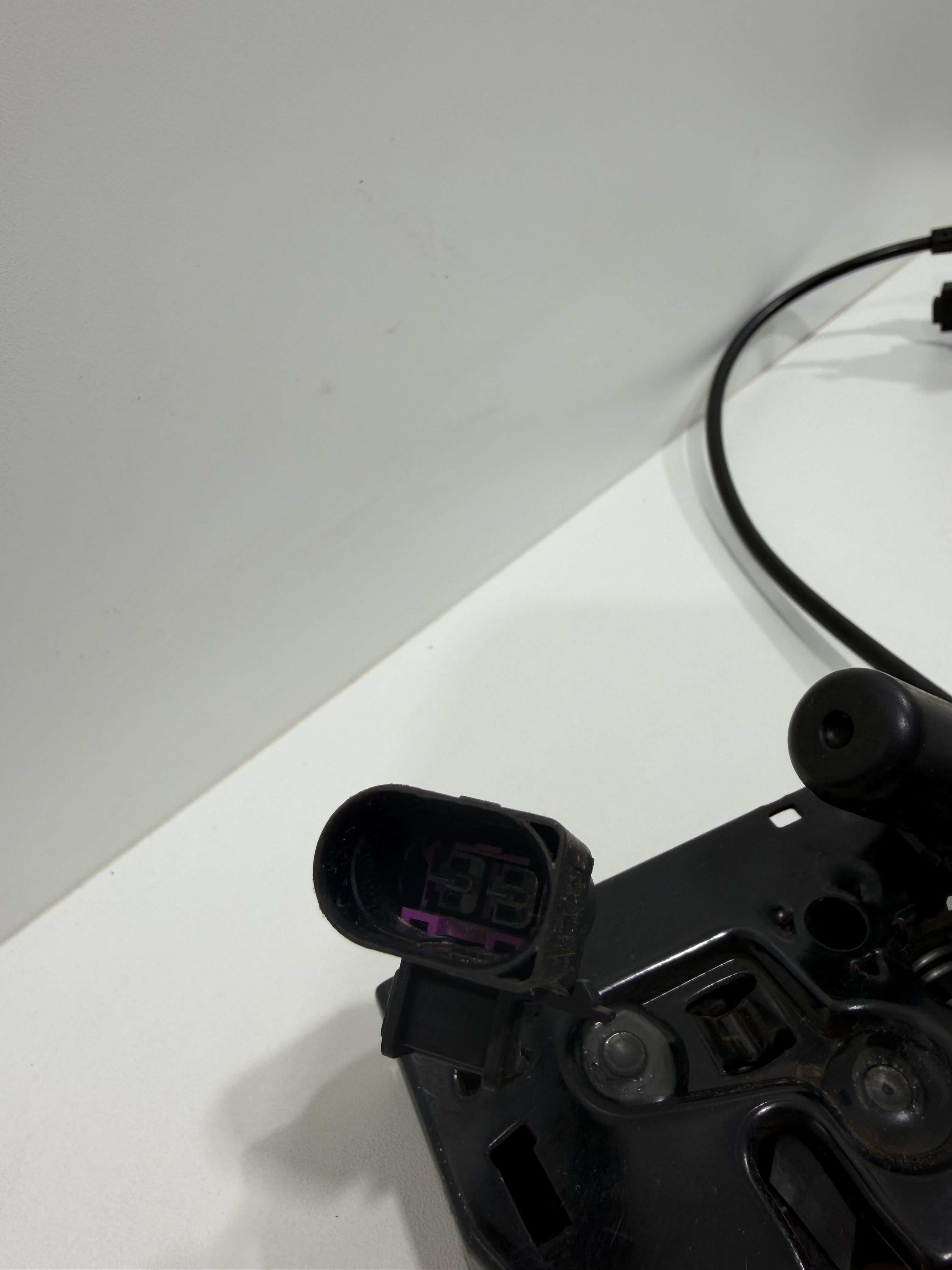 Trava de Capô Audi A3 8V0823509 - Imagem 3