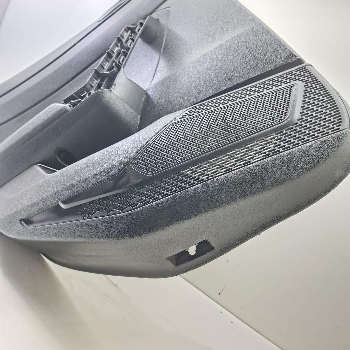 Forro Porta Traseira Esq 6Ea868009 Vw Polo Tsi 1.0 2024 2025 - Imagem 4