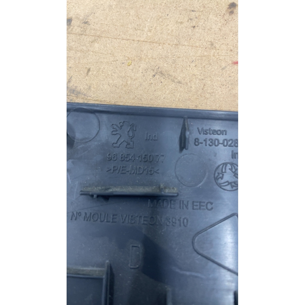 Acabamento Console Direito Peugeot 3008 - Imagem 3