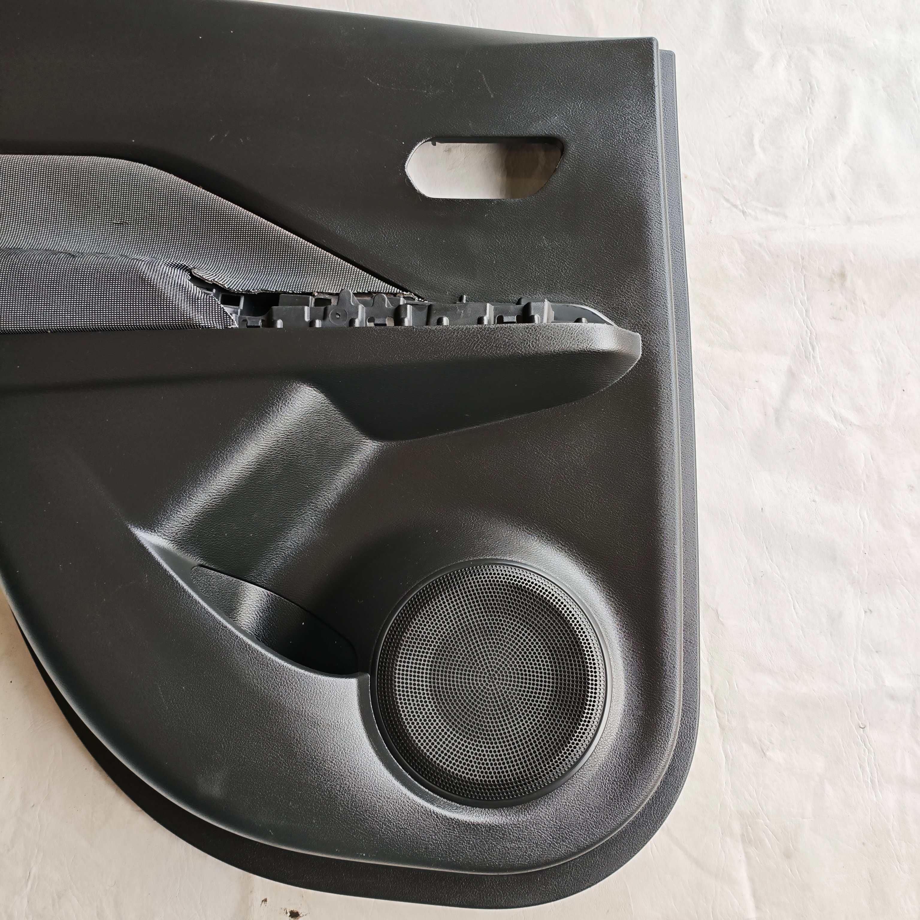 Forro Porta Traseira Esquerda Nissan Kicks - Imagem 3