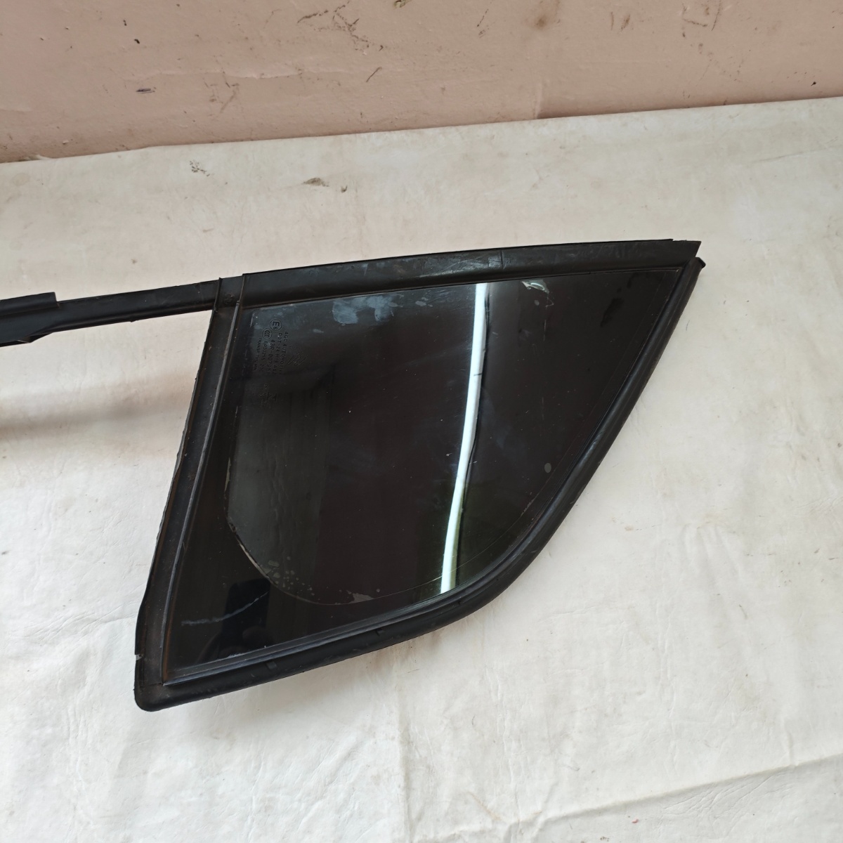 Vidro fixo da Porta Dianteira Direito Citroen C3 2013/2019 - Imagem 2