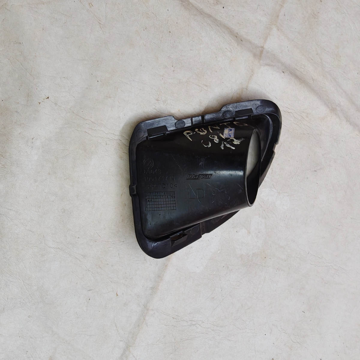 Moldura Farol Milha Direito Fiat Punto 2007 A 2012 Original Direito - Imagem 5