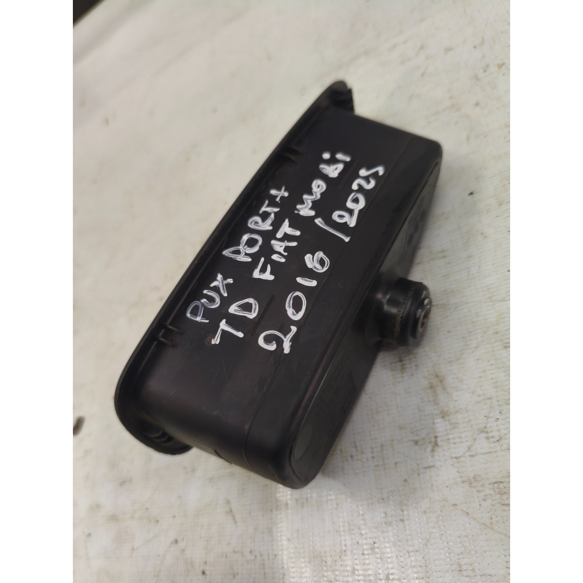 Puxador Porta Traseira Direita Fiat Mobi 2016 A 25 100218833 - Imagem 3