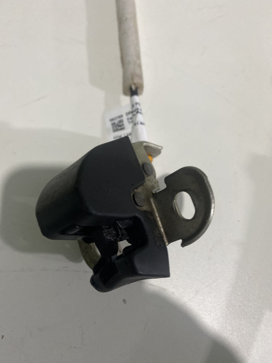 Fechadura Inferior Porta Traseira Master 02/12 Não Anunciar - Imagem 3