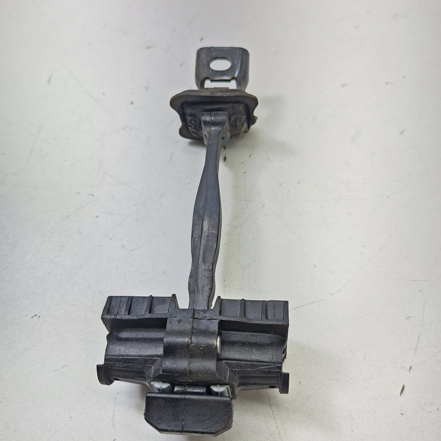 Limitador Porta Traseira Polo Virtus Original Vw 6Ea839179 - Imagem 4
