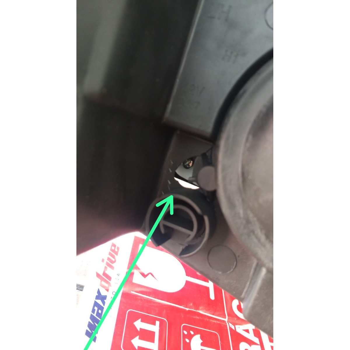 Farol Lado Esquerdo Logan Sandero 2014-2019 Arteb 0160983 Esquerdo/motorista - Imagem 3