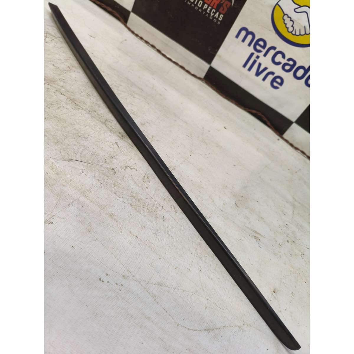 Friso Parabrisa Porsche Macan Esq 15/24 95B845327 C/Detalhe