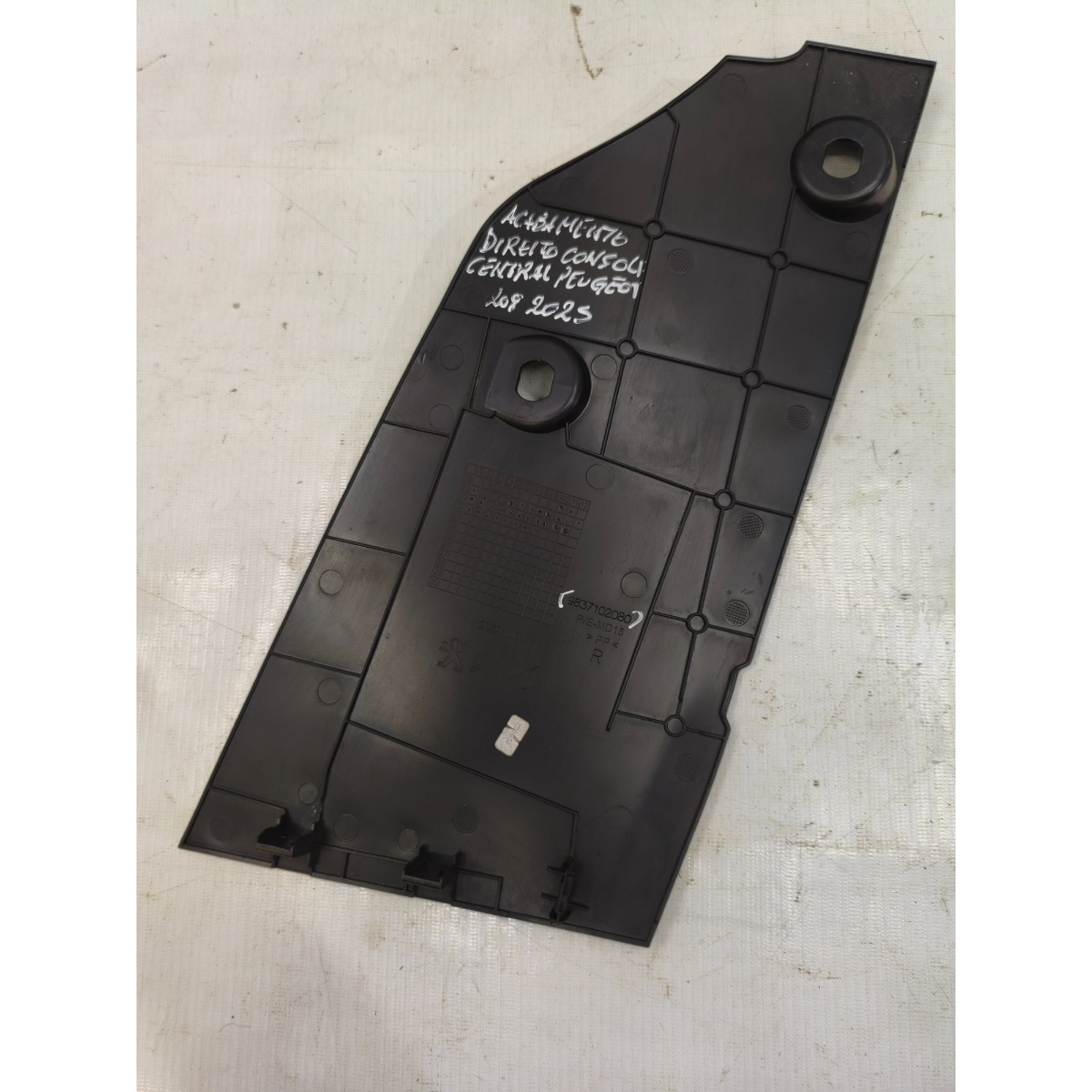 Acabamento Direito Console Central Peugeot 208 2021 A 2025 - Imagem 5