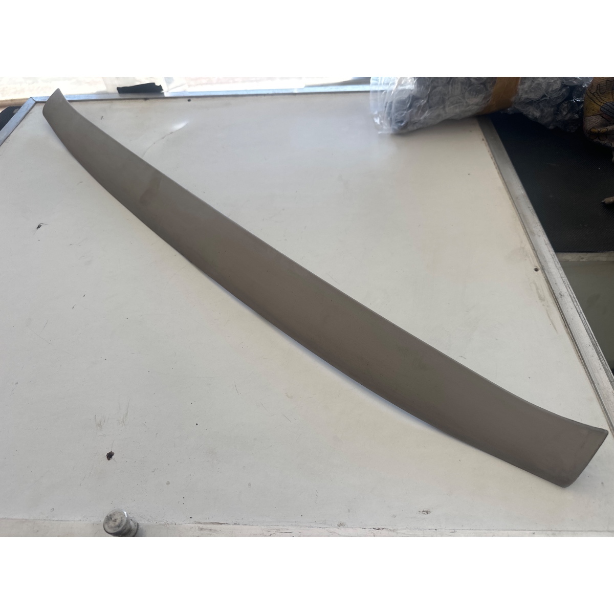 Moldura Acabamento Superior Porta Malas Peugeot 307 1.6 - Imagem 2