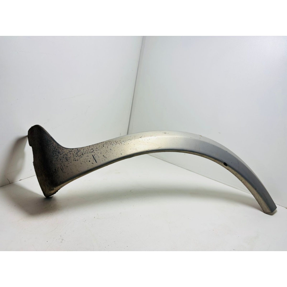 Moldura Da Roda T/e Gm Corsa Sedan 2002 93396135 - Imagem 4
