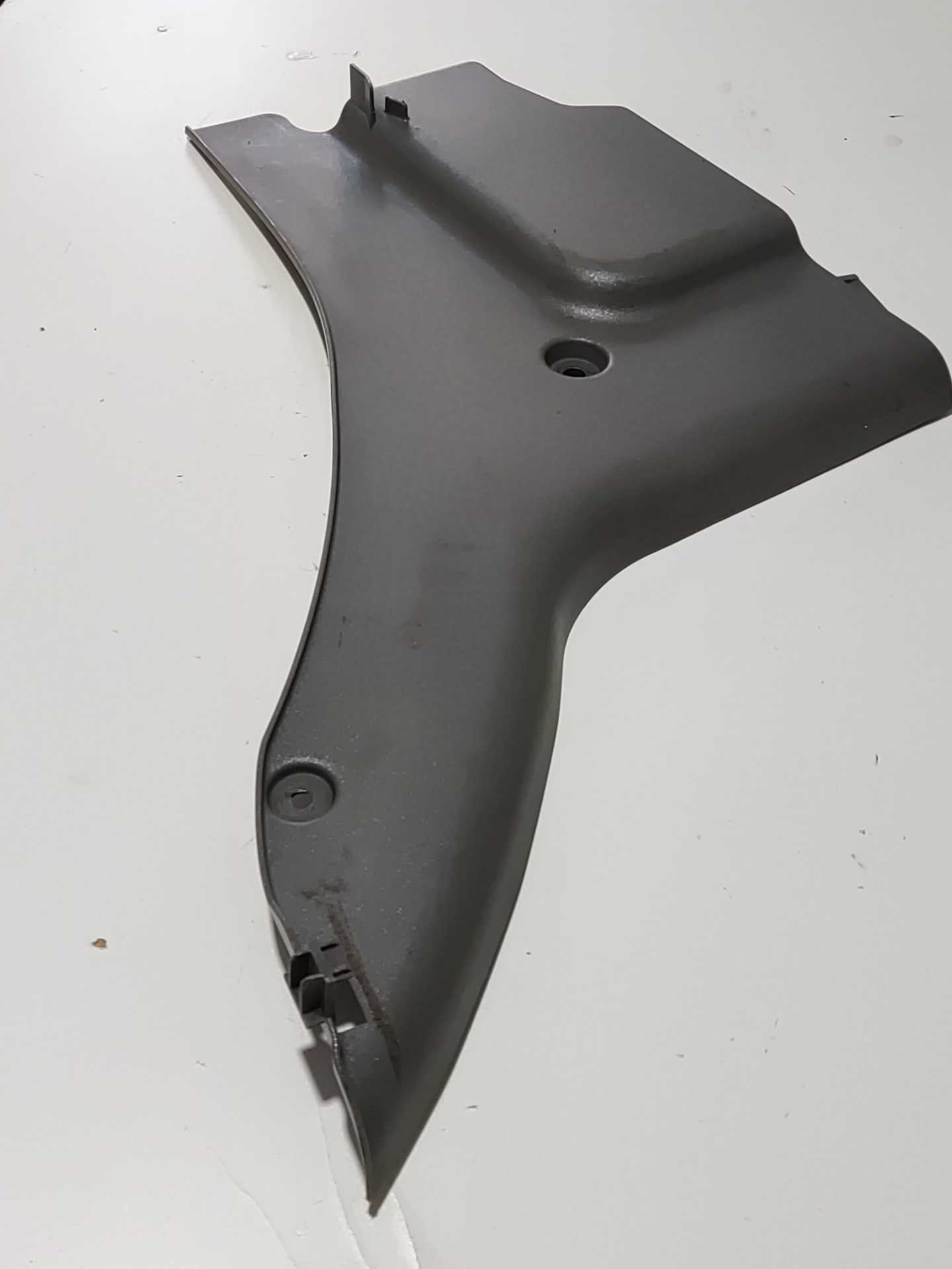 Acabamento Mold. Coluna direito Sprinter 2012/2018 - Imagem 4