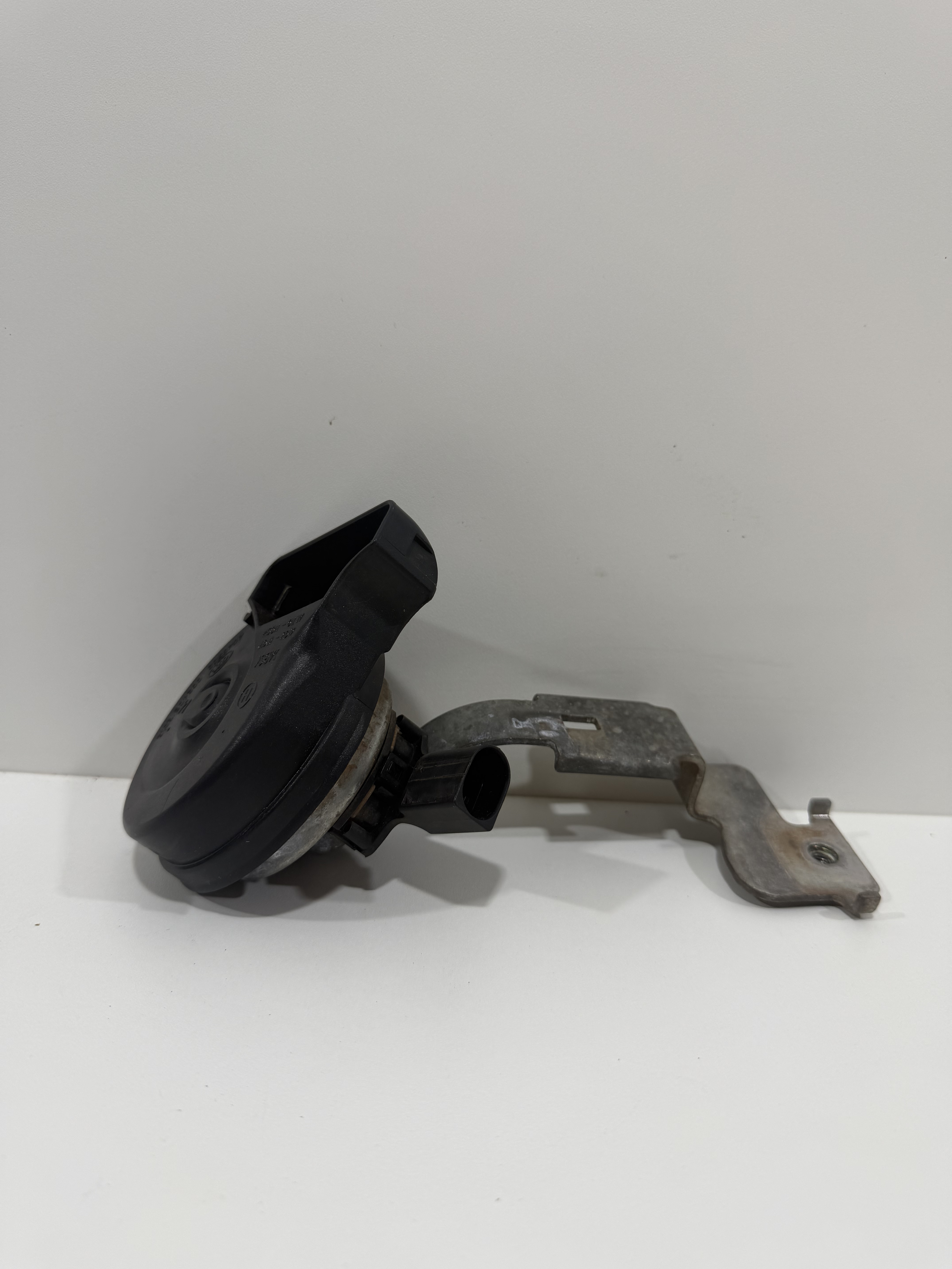 Buzina Aguda Audi 5Q0951223A - Imagem 2