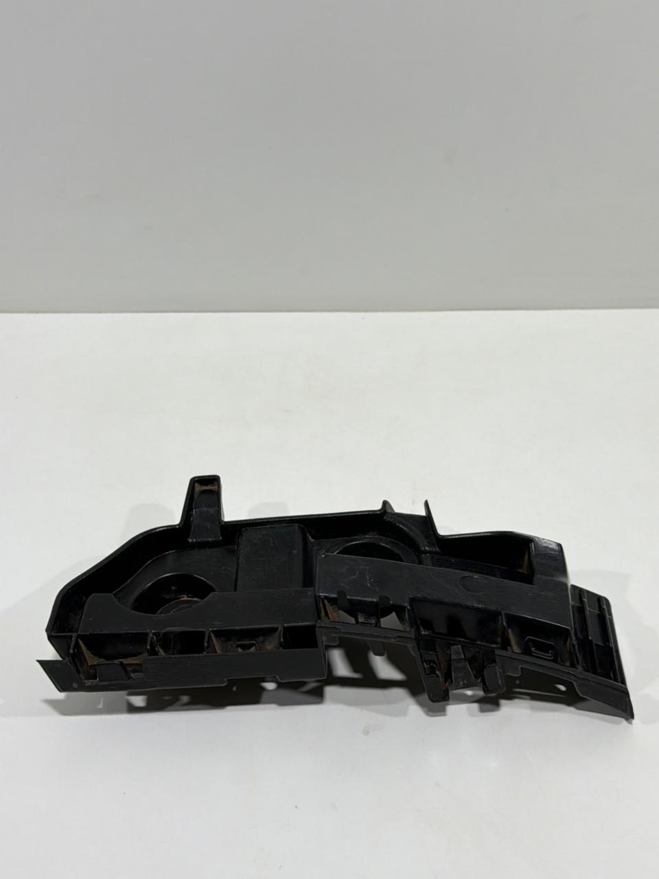 Guia Para-choque T.E VW Polo 6EA807453 - Imagem 5