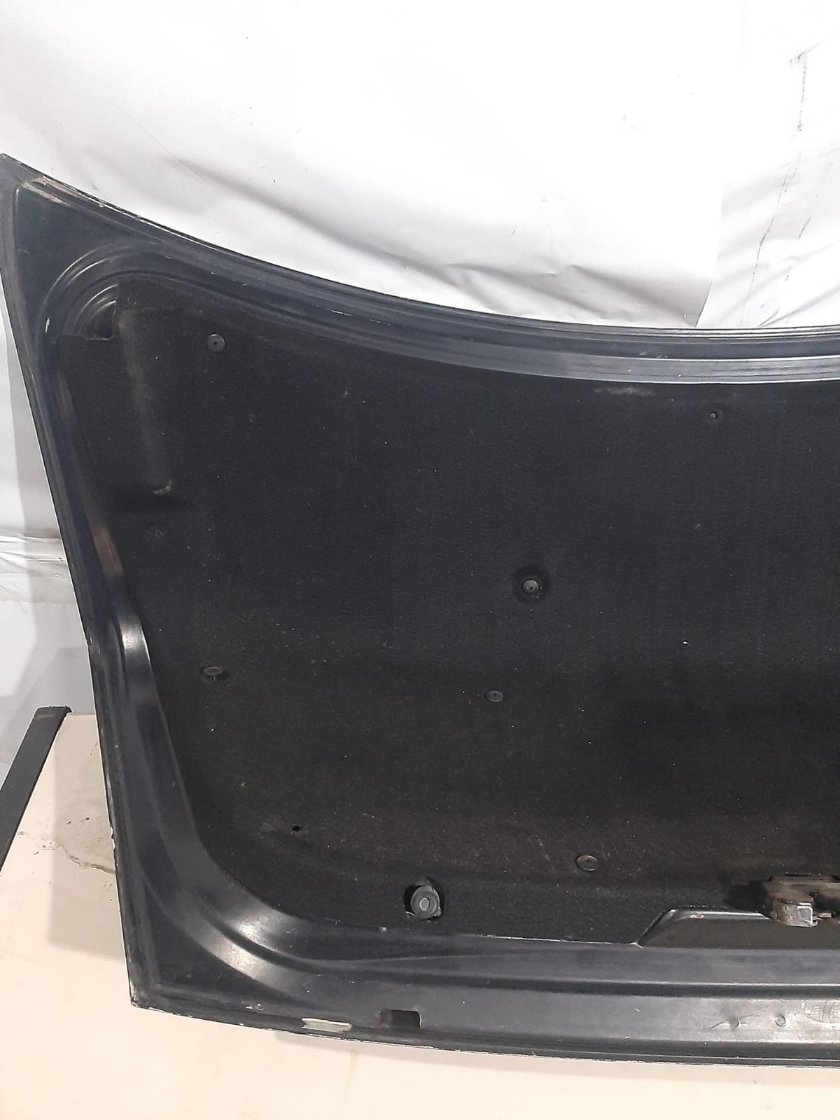 TAMPA TRASEIRA J3 SEDAN (PRETA) - Imagem 6