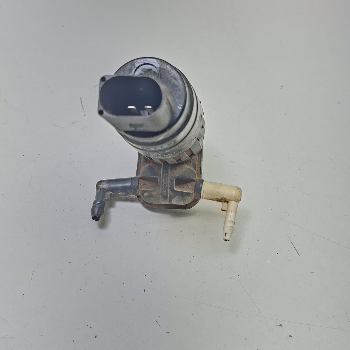 Bomba Esguicho Água Limpador Parabrisa Vw Up 2014 2015 2016 - Imagem 2