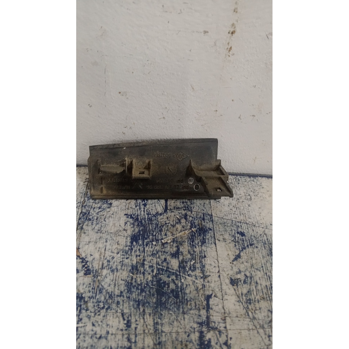 Acabamento Lateral Direito Do Rádio  - Citröen C4 Lounge - Imagem 2