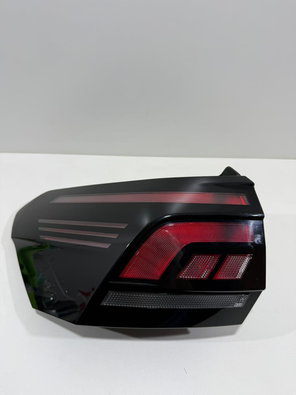 Lanterna Traseira Esquerda VW Nivus 2020-2024 2g5945207a