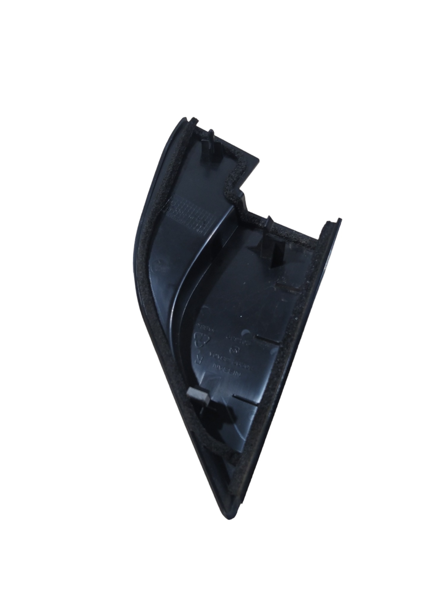 Acabamento retrovisor Nissan Versa lado direito