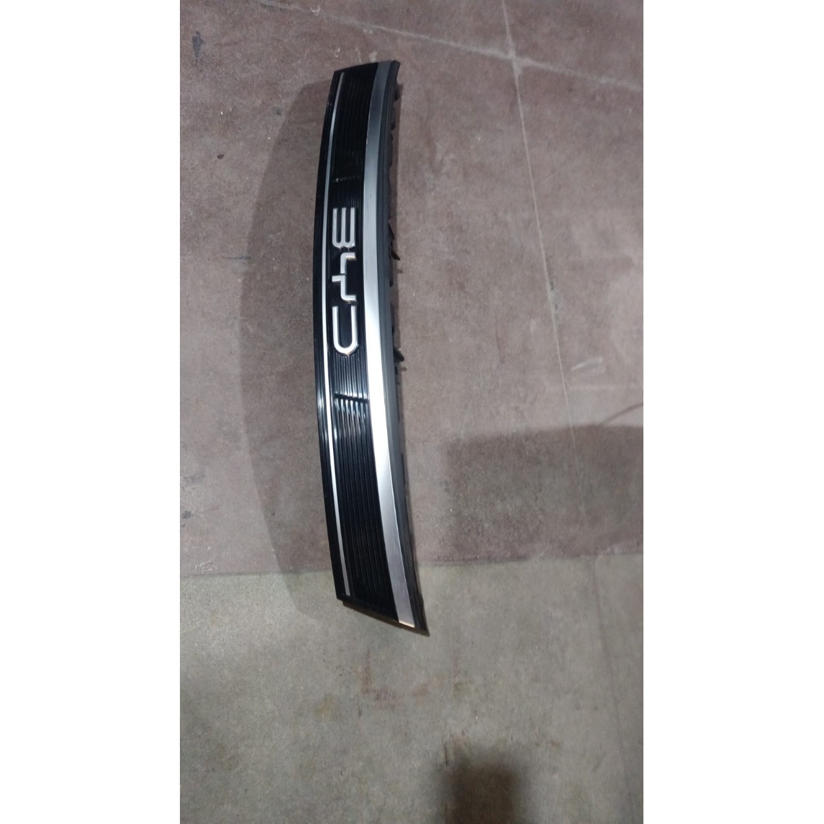 Grade Dianteira Byd Original Com Detalhe Como Mostra Nas Fot Preto Original - Imagem 2