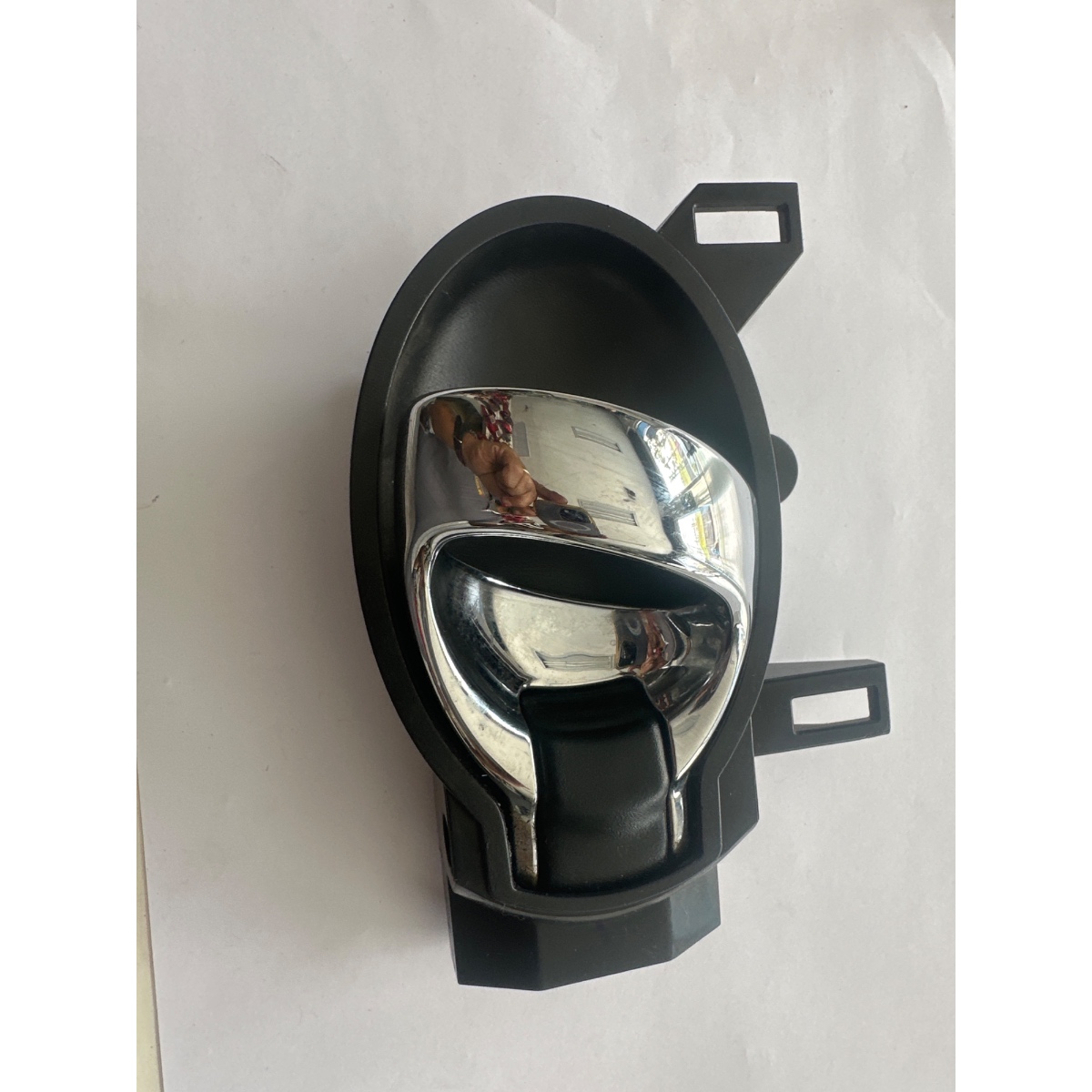 Maçaneta Esquerda Cromada Nissan Versa Cromada/preta Dianteira
