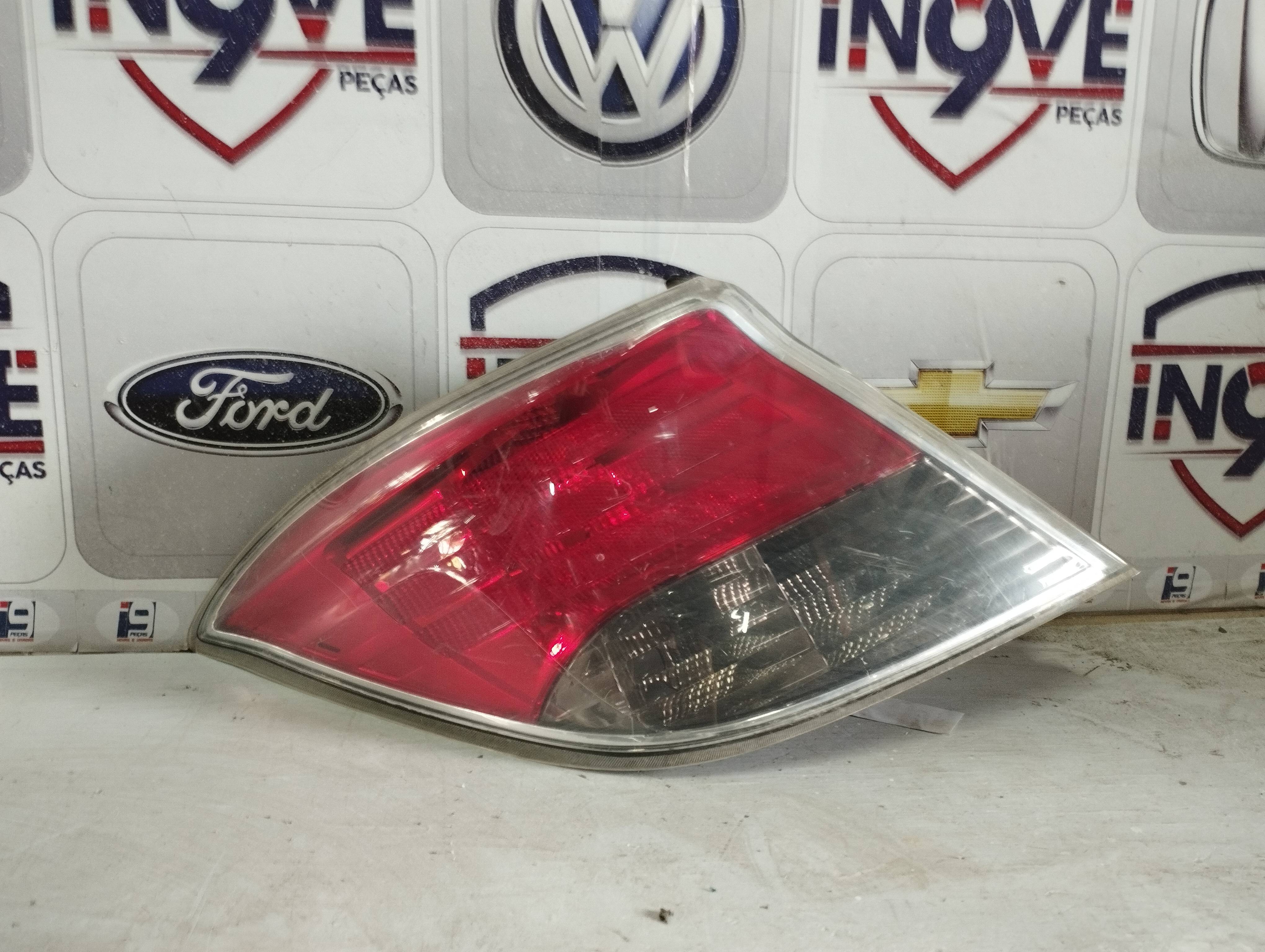 Lanterna Traseira Esquerda Prisma 2013/2016