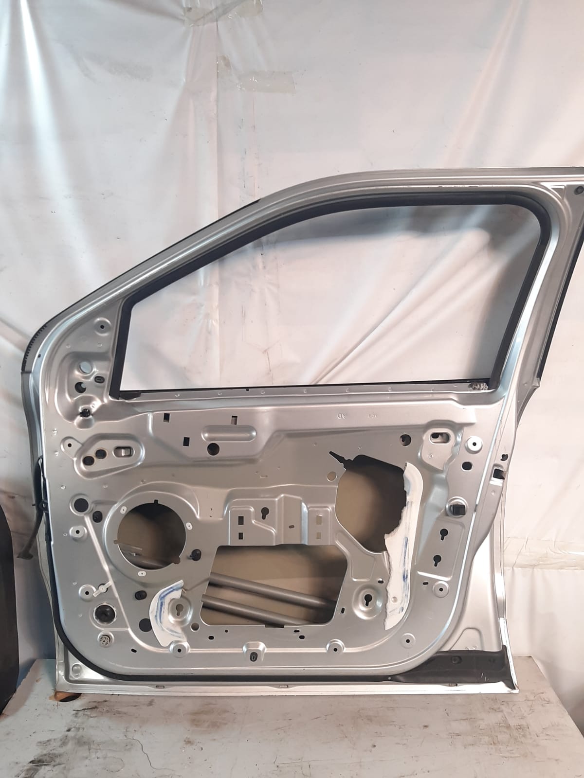PORTA DIANTEIRA C4 CACTUS LADO DIREITO (PRATA) - Imagem 2