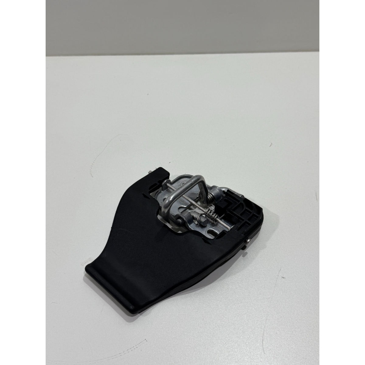 Batente Fechadura Do Capô Volkswagen Nivus 21/26 (Usado)