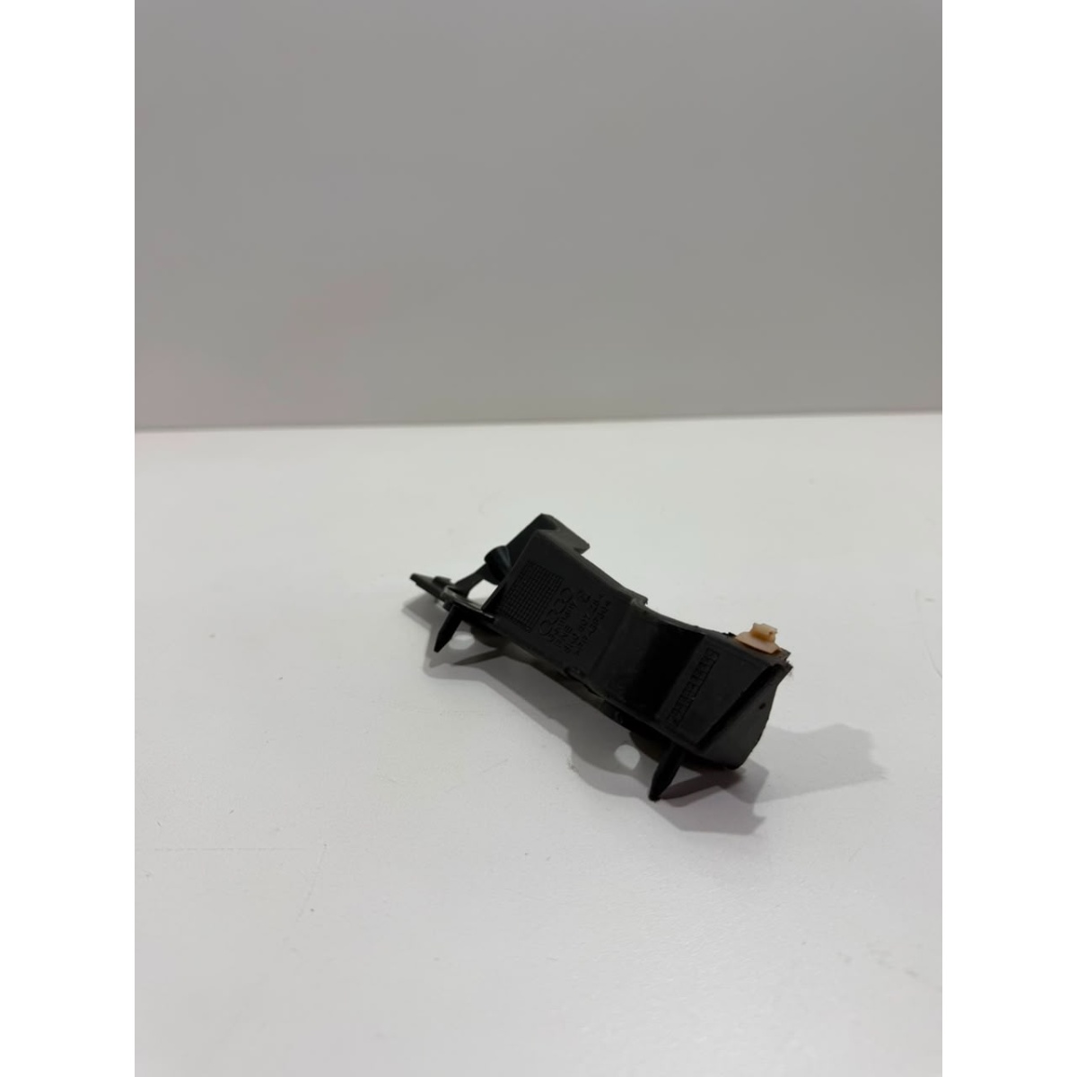 Guia Suporte Parachoque Dianteiro Audi A4 Avant 8K0807284 - Imagem 3