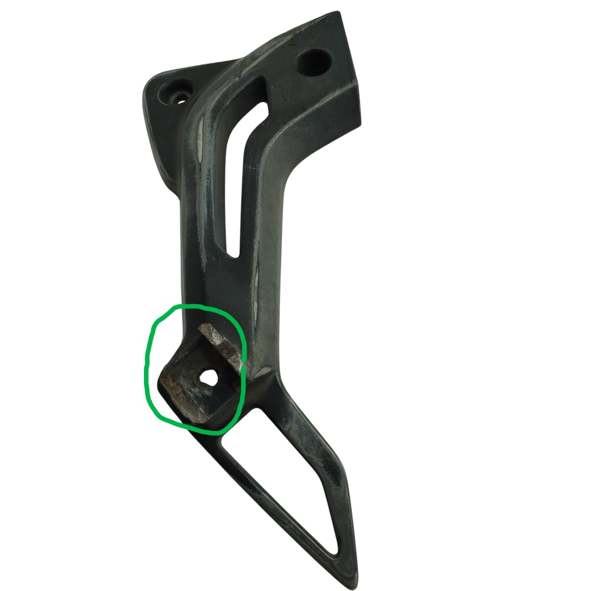 Suporte Pedaleira Esquerdo Riva 150 12/17 Original Detalhe - Imagem 3