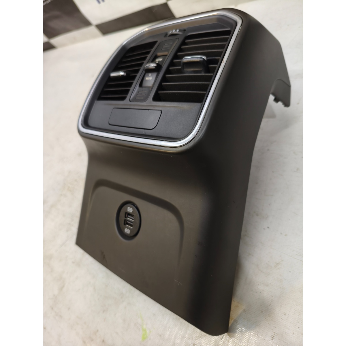 Difusor Ar Console Tras Usb Porsche Macan 15 A 23 95B864378D - Imagem 2