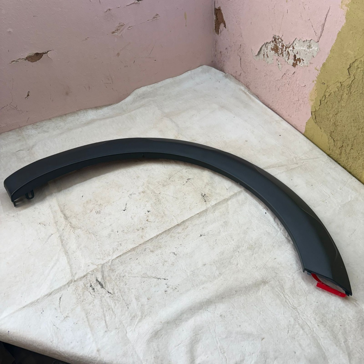 Moldura Paralama Dianteiro Direito VW Saveiro