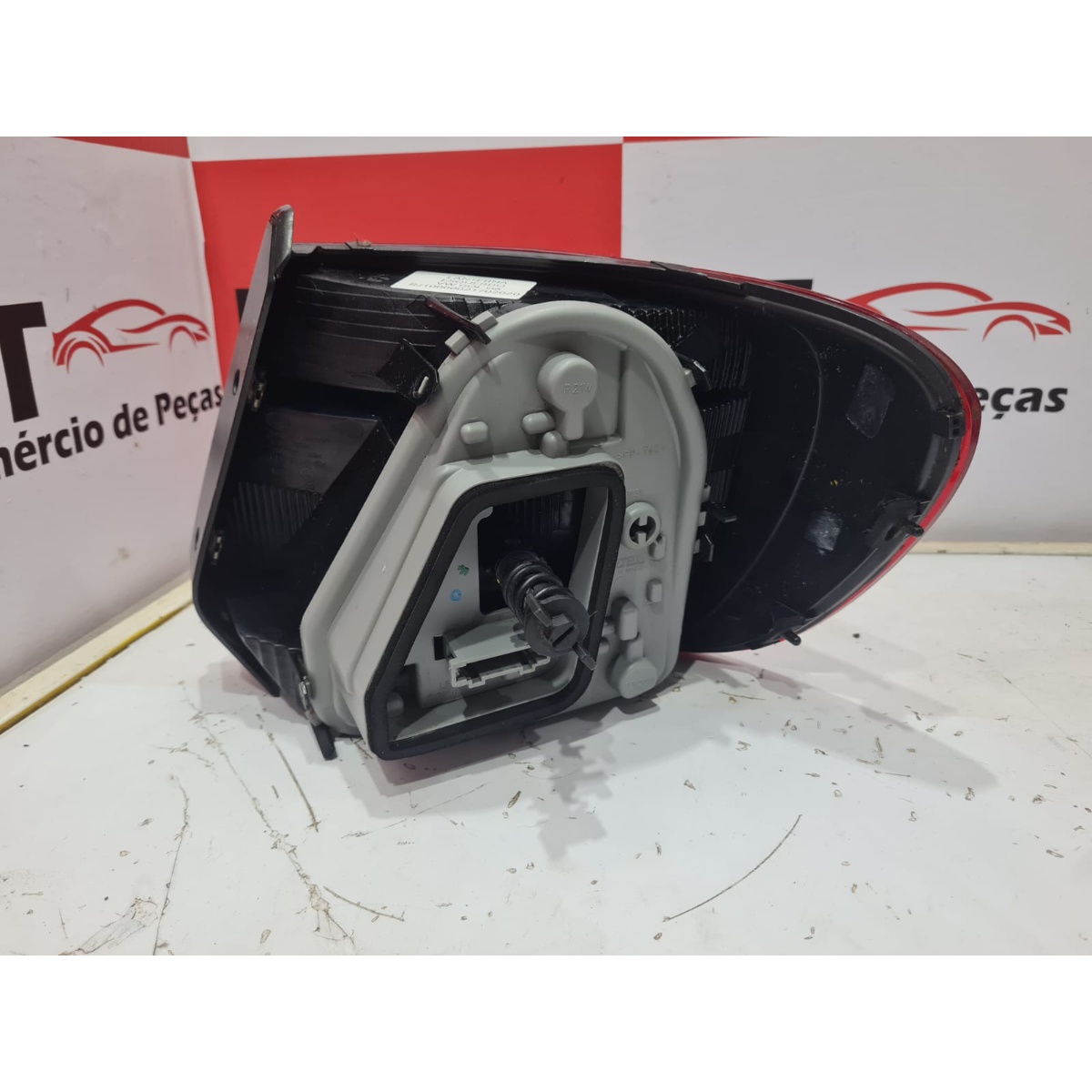 Lanterna Traseira Esquerda Vw Gol G6 13/16 COM AVARIA - Imagem 2