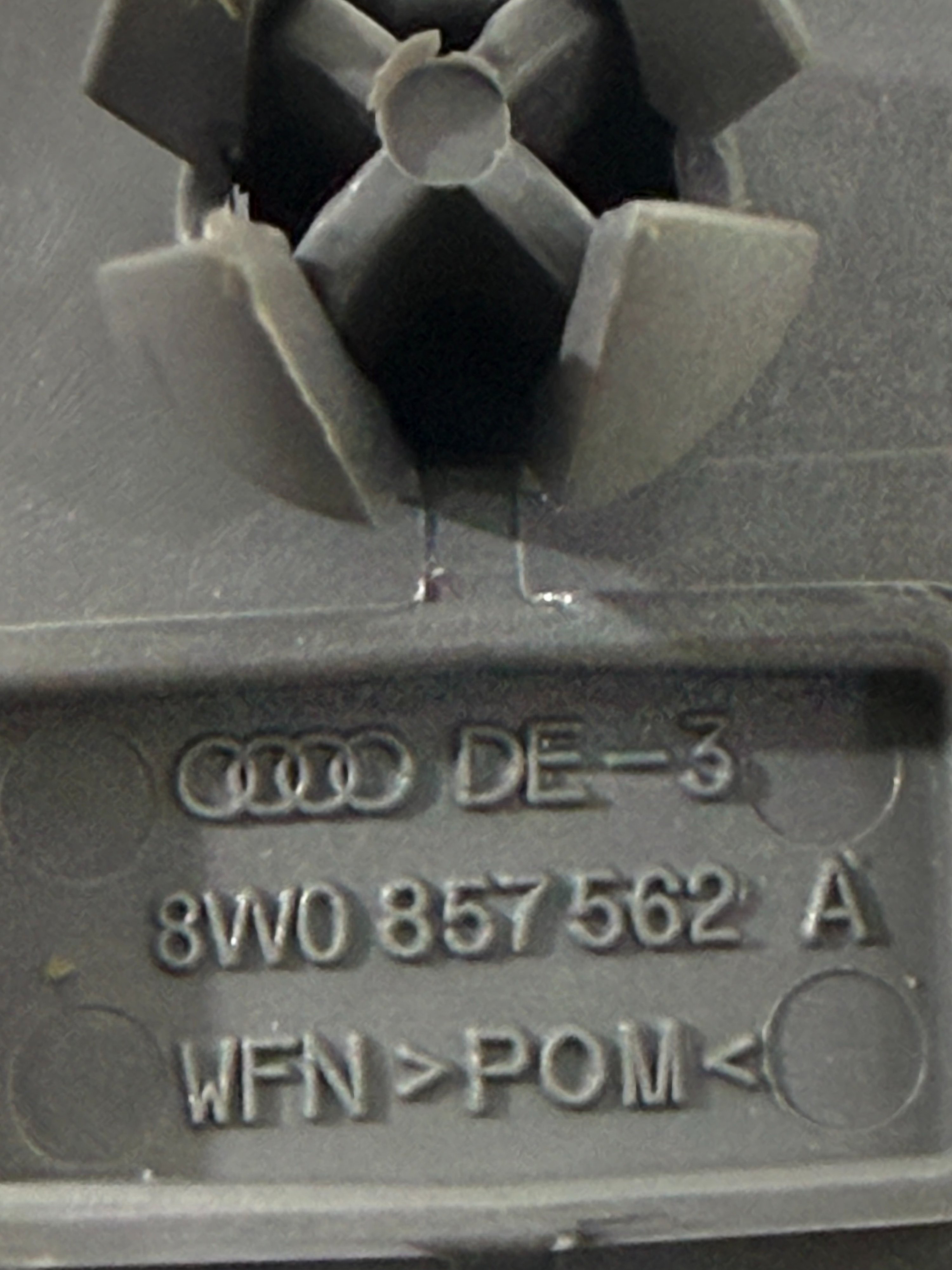 Suporte Quebra Sol Esquerdo Audi A3 8w0857562a - Imagem 5