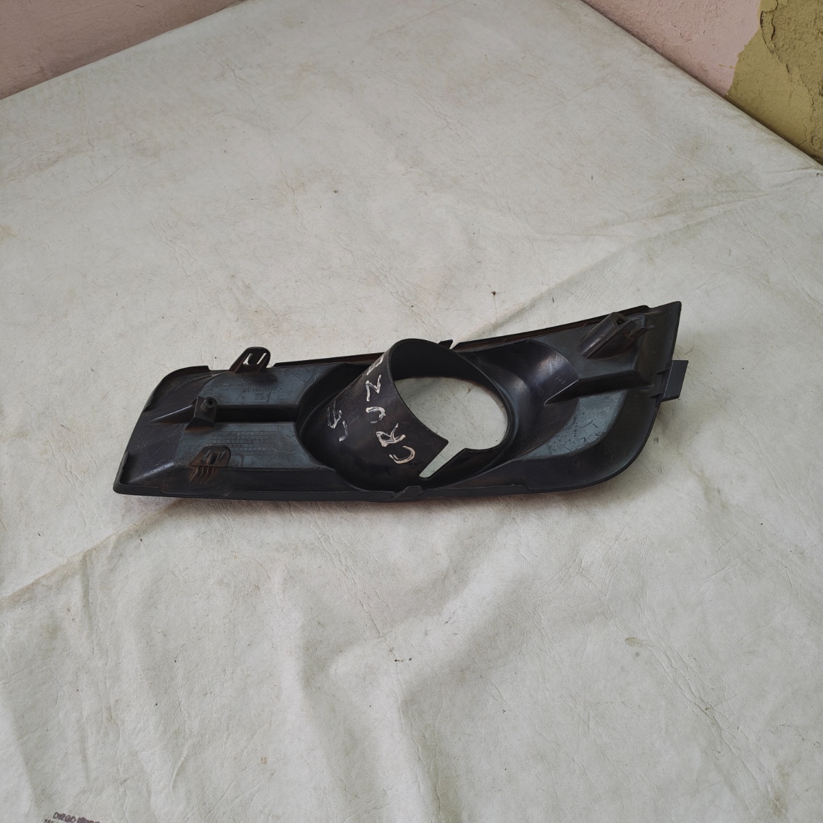 Moldura Farol De Milha Esquerdo Cruze 2012 A 2014 Original Direito - Imagem 4