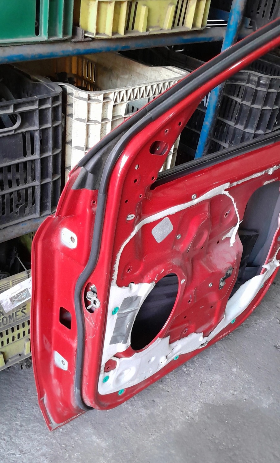 PORTA  DIANTEIRA  ARGO CRONOS LADO DIREITO (VERMELHA) - Imagem 6