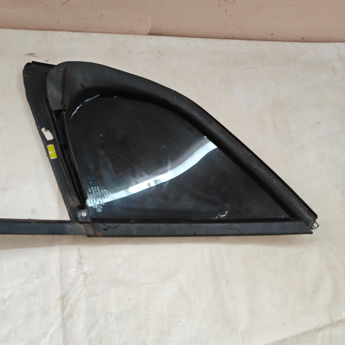 Vidro fixo da Porta Dianteira Direito Citroen C3 2013/2019 - Imagem 5