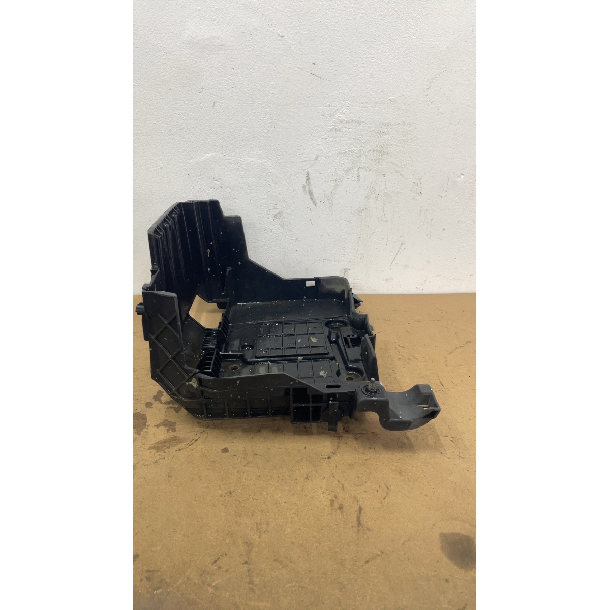 Caixa Suporte Bateria Renault Megane - Imagem 3
